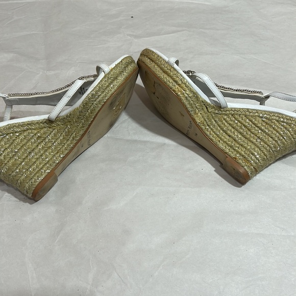 WHITE HOUSE BLACK MARKET RHINSTONED WEDGE SANDALS IN WHITE SIZE 7.5 m - Picture 6 of 7